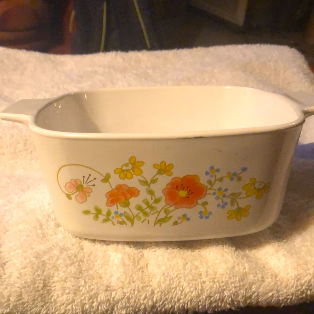 Vintage Corning ware “Wildflower “ 1 1/2 quart casserole